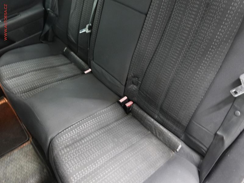 Renault Mégane (2006) 1.6i, ČR, AC, temp, STK2/28 - fotka 10 z 22