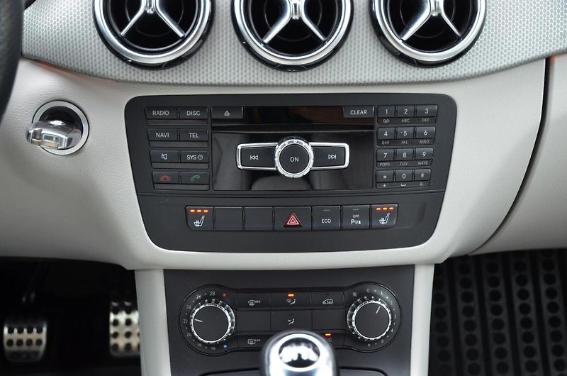 Mercedes-Benz Třídy B (2014) B 180 CDi / NAVI / Bi-XENON - fotka 22 z 32