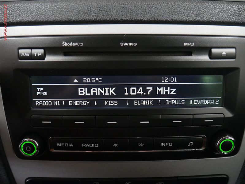 Škoda Octavia (2012) 1.6 TDi, autoAC - fotka 16 z 19