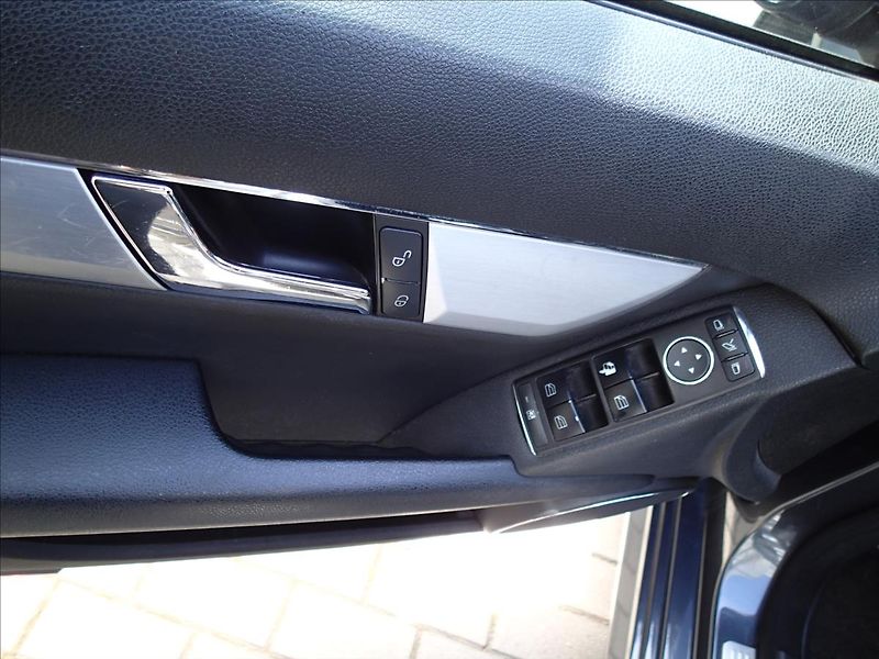 Mercedes-Benz Třídy C 3,0 165 kW, CDI, 4x4,Automat - fotka 11 z 34