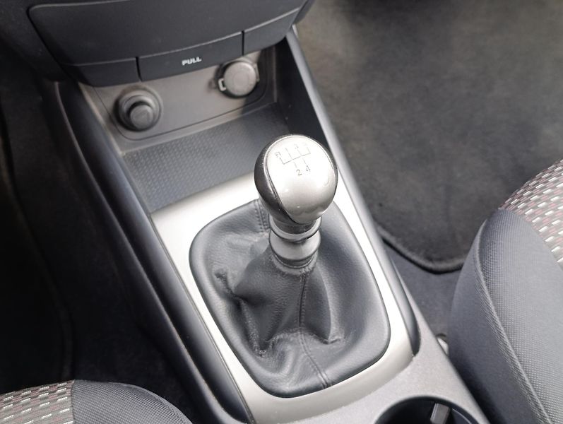 Hyundai i30 1.4 CVVT 80kW ČR  - fotka 24 z 31