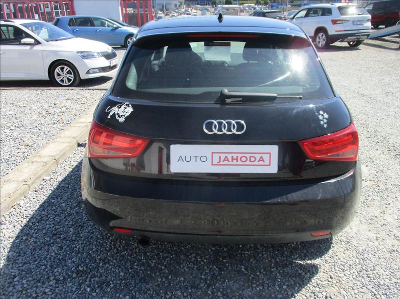 Audi A1 1,2 TSi, klima,Navi,serv.kn. - fotka 6 z 32