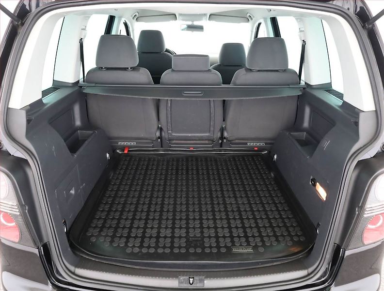Volkswagen Touran (2007) Cross 2.0 TDI, Tempomat - fotka 17 z 18