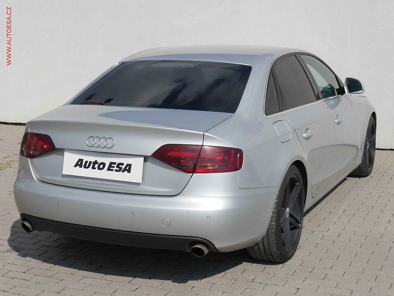 Audi A4 (2008) 3.2 FSi Quattro, ČR, S-line - fotka 4 z 20