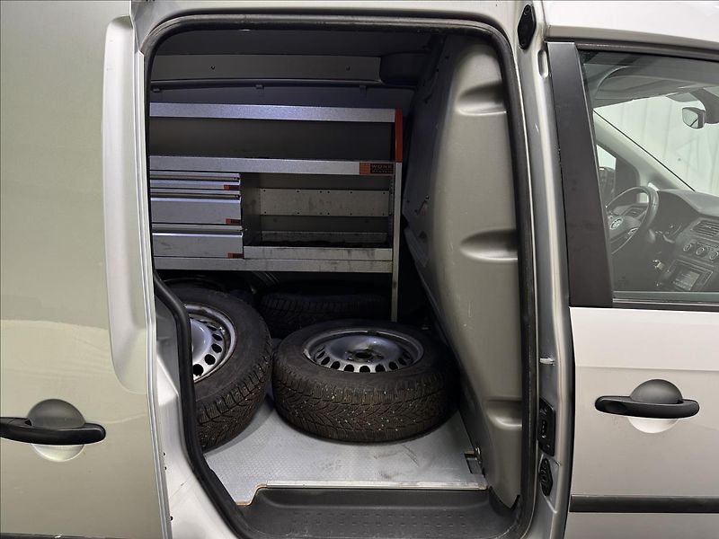Volkswagen Caddy 1.4TGI BMT DSG TAŽNÉ VÝHŘEV - fotka 29 z 36