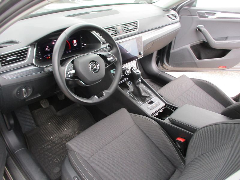 Škoda Superb (2023) IV 2,0 TDi - fotka 11 z 12