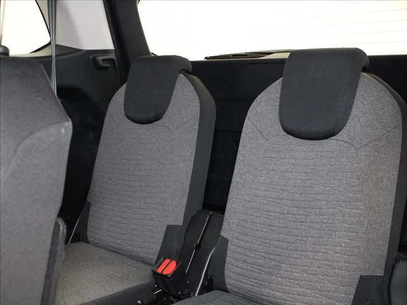 Citroën Grand C4 Picasso 1,6 HDI 88kW 7-míst 1.maj.ČR! - fotka 8 z 23