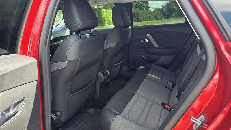Citroën C4 (2021) FEEL, Odpočet DPH, serv. kniha - fotka 27 z 38