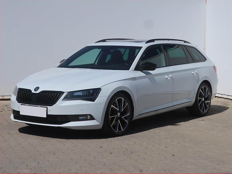 Škoda Superb (2018) Sportline 2.0 TDI - fotka 2 z 16