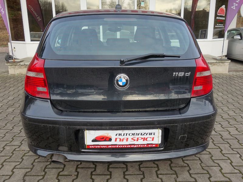 BMW Řada 1 (2008) 118d 105kW - fotka 7 z 32
