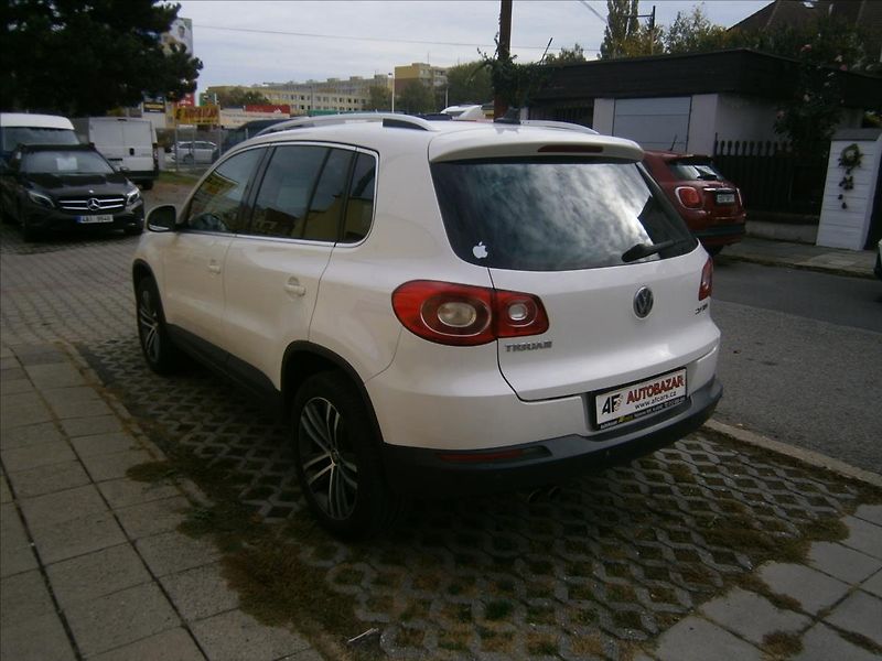 Volkswagen Tiguan 2,0 TDI 4 MOTION 125 KW - fotka 4 z 19