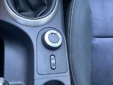 Nissan Qashqai (2012) 1.6dCi 4x4, 2.maj,ČR, AC, TZ - náhled 17