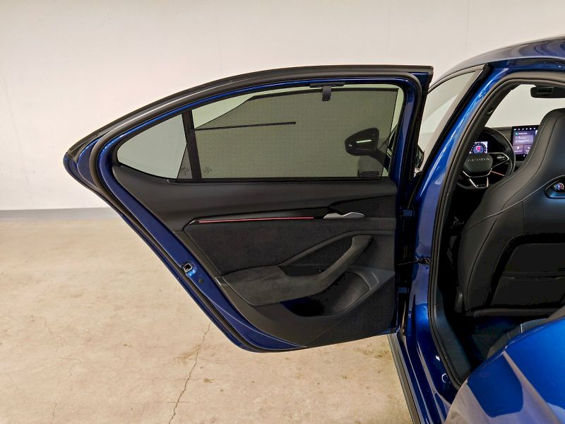 Škoda Superb (2025) 2.0 TSI 195 kW DSG Sportline - fotka 25 z 33