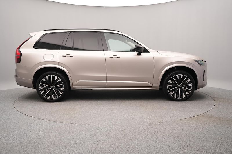 Volvo XC90 (2026) T8 AWD RECHARGE DARK PLUS 7m - fotka 13 z 29