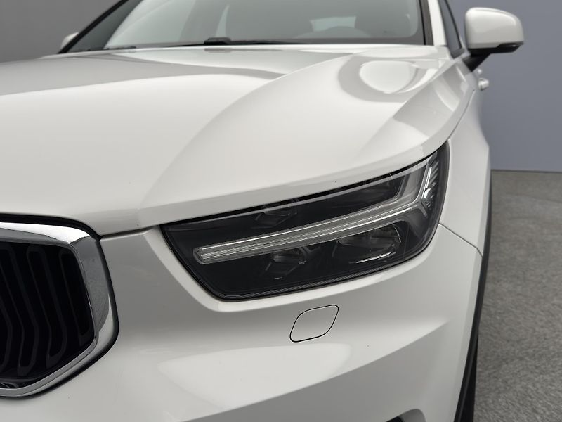 Volvo XC40 D3 MOMENTUM AUT  - fotka 19 z 46