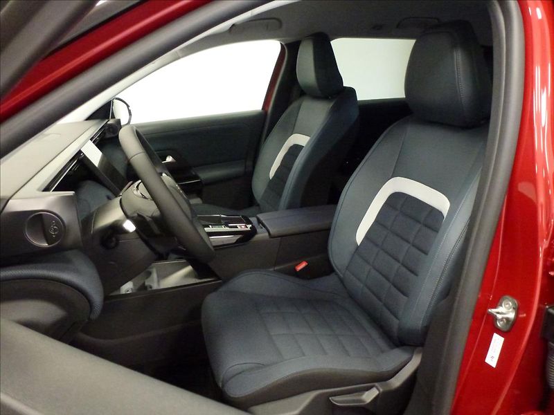Citroën C5 Aircross 1,2 Hybrid 145k  PLUS - fotka 5 z 25