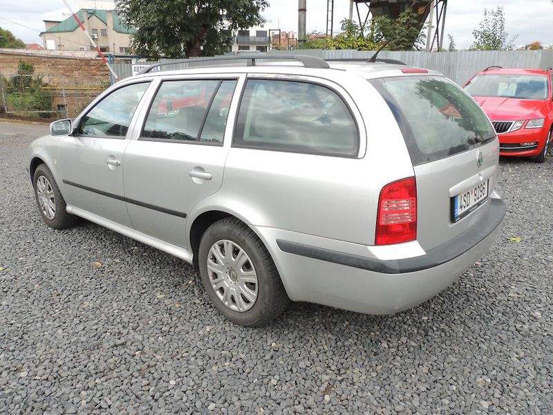 Škoda Octavia (2004) Combi 1.6i,75kw,klima - fotka 7 z 24