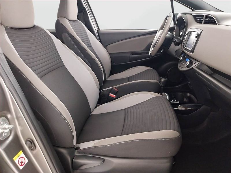 Toyota Yaris (2019) Style 1.5 Hybrid, Automat - fotka 9 z 24