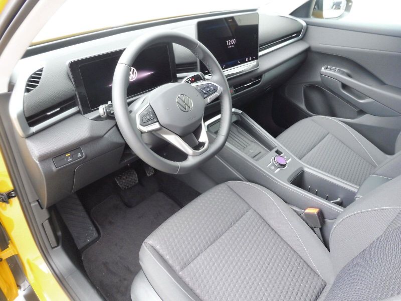 Volkswagen T-Roc (2026) Life 1,5 eTSI 85 kW DSG - fotka 17 z 27