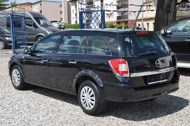 Opel Astra 1.4i 66kW KOMBI - fotka 4 z 14