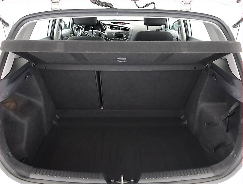 Kia Ceed (2013) 1.4 CVVT, Tempomat - fotka 17 z 17