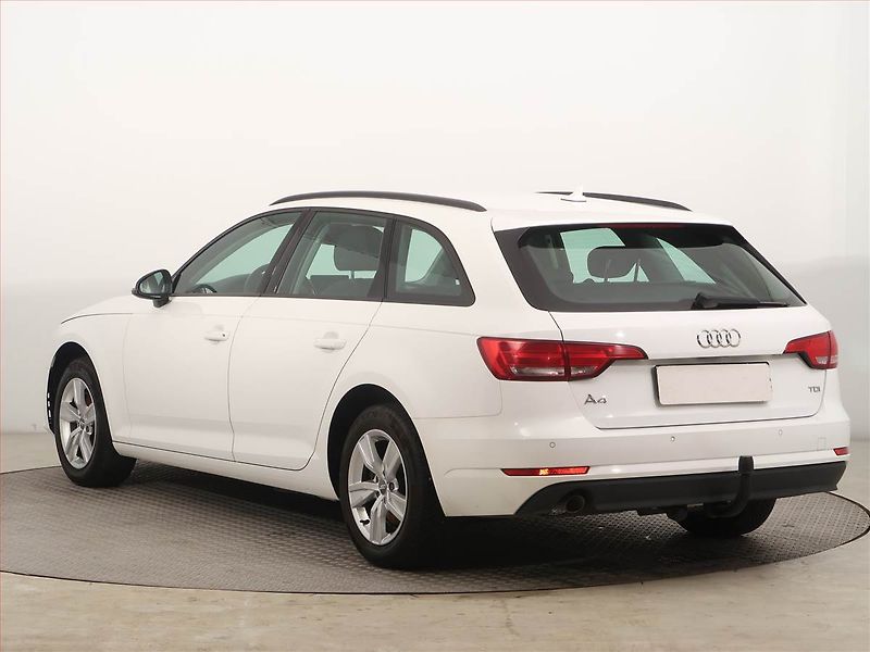 Audi A4 (2016) 2.0 TDI, Navi, Bi-Xenony - fotka 4 z 14