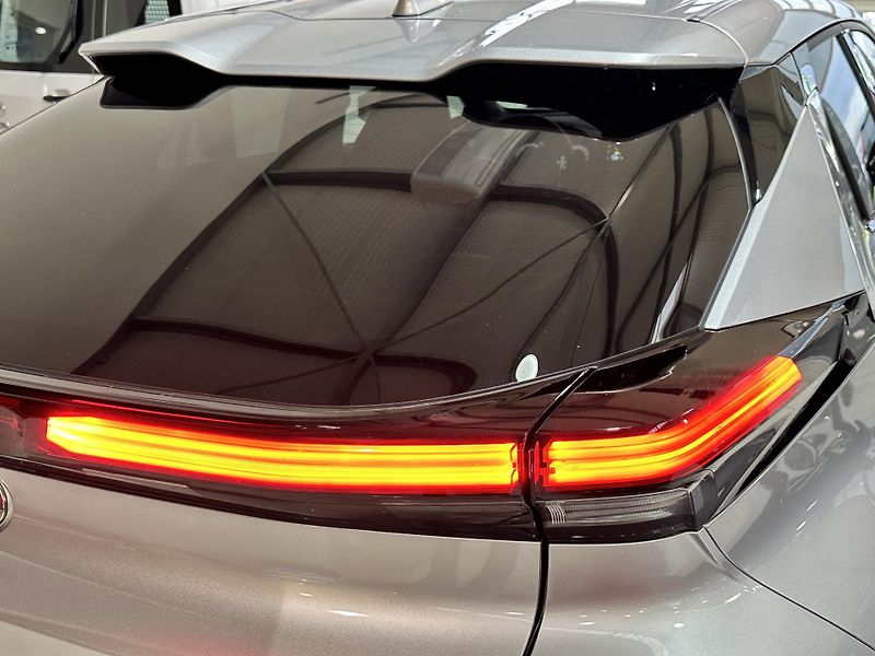 Toyota C-HR 1.8L HEV STYLE MY25 - fotka 6 z 18