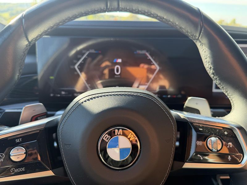 BMW Řada 7 (2024) 40XD 220kW M-PAKET INDIVIDUAL! - fotka 37 z 44