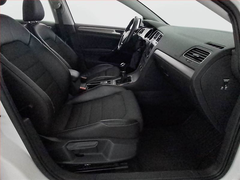 Volkswagen Golf (2016) 1.2 TSI, Serv.kniha, Kůže - fotka 9 z 17