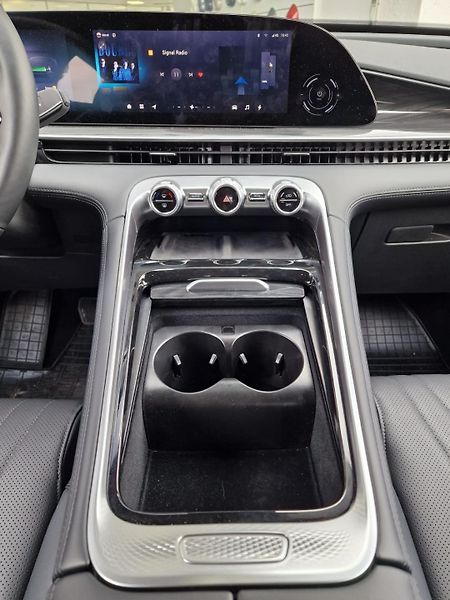 Omoda 9 (2026) SHS Premium 1.5 TGDI - fotka 17 z 23