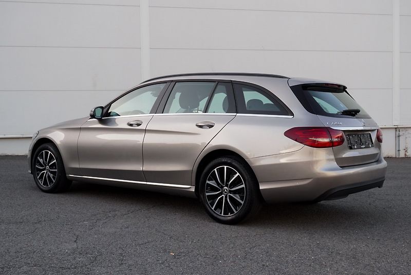 Mercedes-Benz Třídy C C 220CDi 4Matic Business - fotka 14 z 34