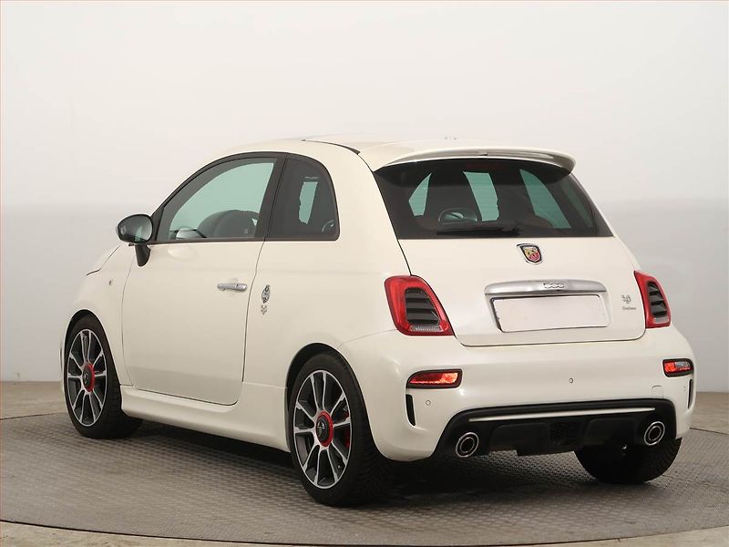 Abarth 595 (2020) Turismo, Kůže, Navi, Bi-Xenony - fotka 4 z 14