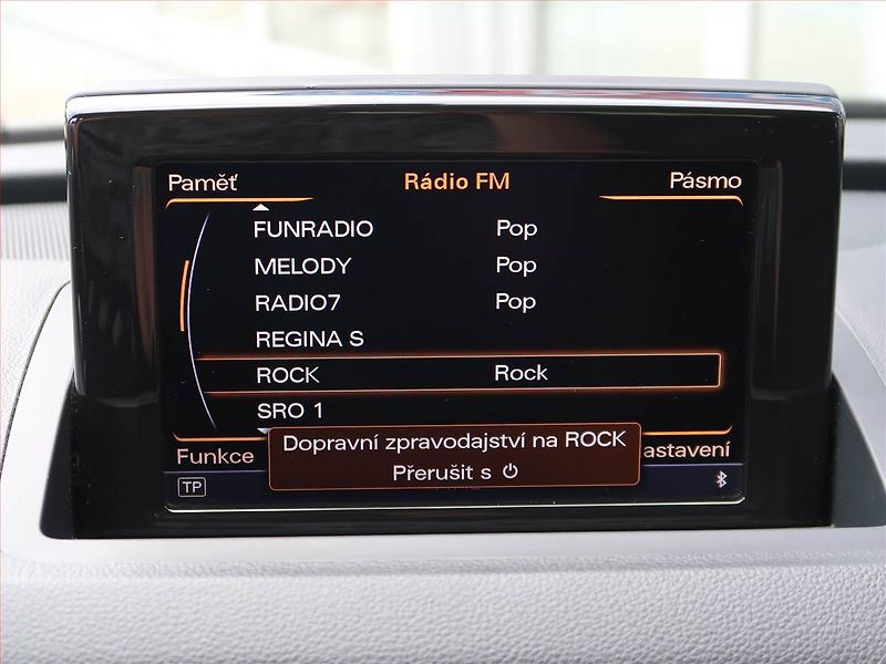 Audi Q3 (2012) 2.0 TDI, 4X4, Automat - fotka 16 z 19