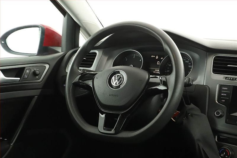 Volkswagen Golf (2016) 1.6 TDI, Park. senzory - fotka 8 z 15