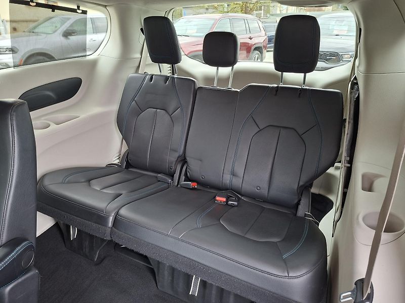 Chrysler Pacifica (2021) 3,6L adapt,anroid, REZERVACE - fotka 13 z 50