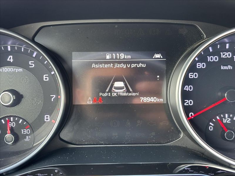 Kia XCeed 1,5 TGDi Spring Edition ZÁRUKA - fotka 45 z 46