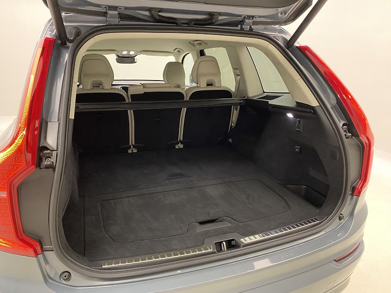 Volvo XC90 B5 AWD CORE AUT CZ - fotka 6 z 58