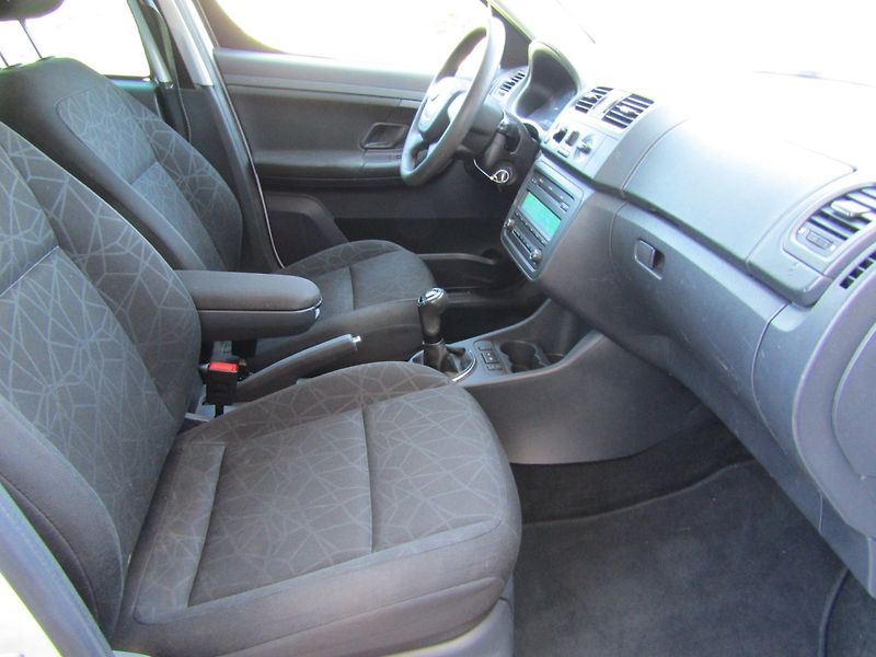 Škoda Roomster (2012) 1.6 TDI 66kW - fotka 26 z 37