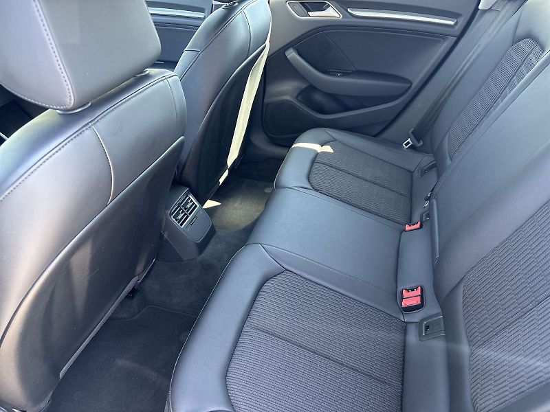 Audi A3 (2019) 40 TFSI e-tron S-tronic design - fotka 8 z 29