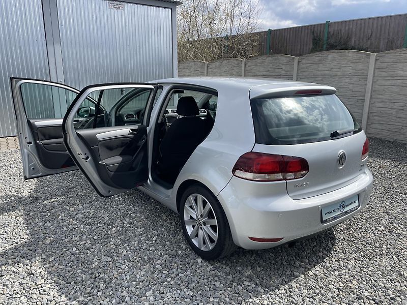 Volkswagen Golf 1.6TDi 105PS  6 HIGHLINE TOP!! - fotka 115 z 176