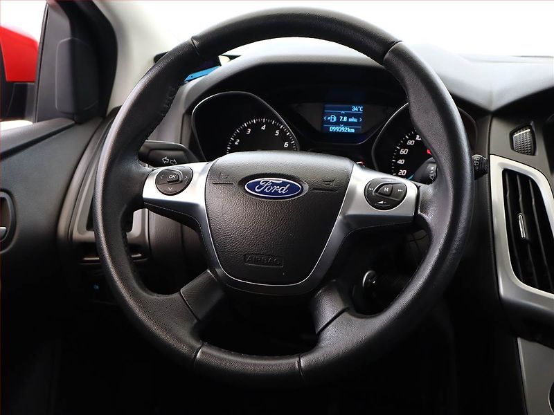 Ford Focus (2012) 1.6 i, Park. senzory - fotka 11 z 12