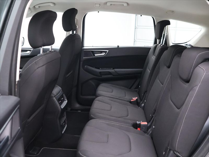Ford S-MAX 2,0 TDCI 132kW Titanium - fotka 14 z 34