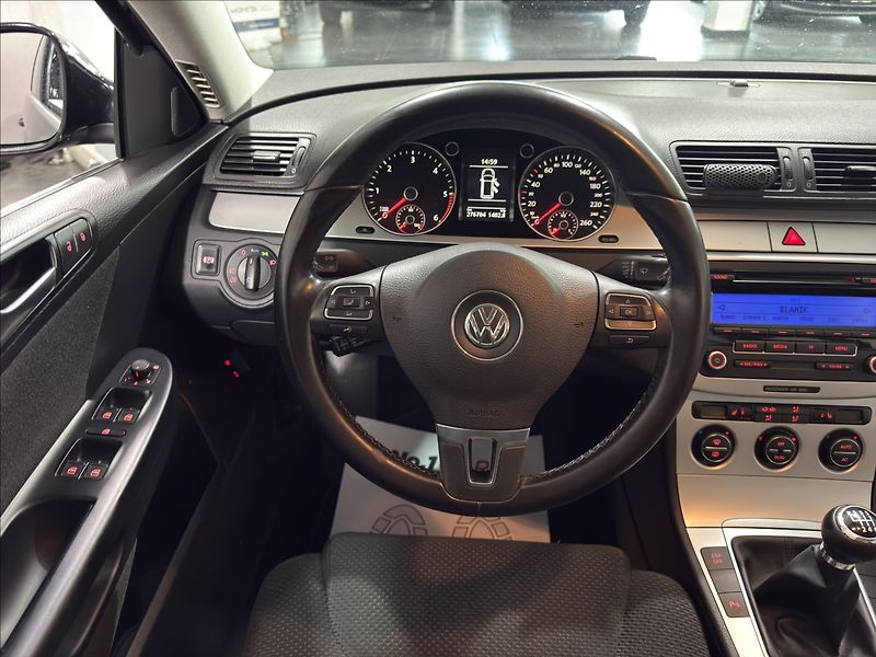 Volkswagen Passat 2,0   TDI 103KW BEZ KOROZE TOP - fotka 24 z 40