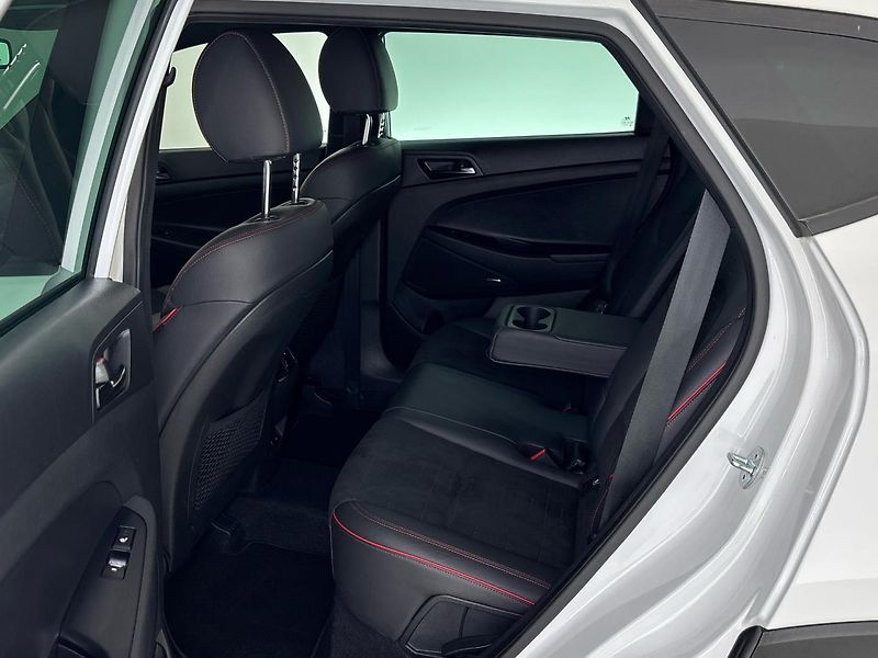 Hyundai Tucson N-Line 4x4 AT - fotka 8 z 32