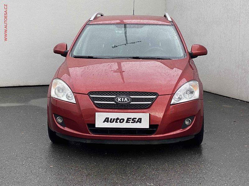 Kia Ceed (2008) 1.6i, ČR, AC - fotka 2 z 14