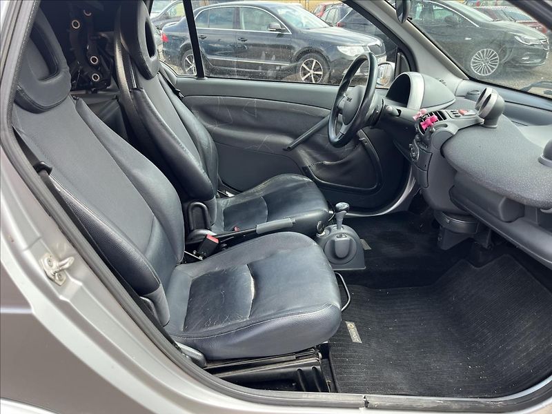Smart Fortwo 0,7 i CABRIO PASSION KLIMA - fotka 12 z 25