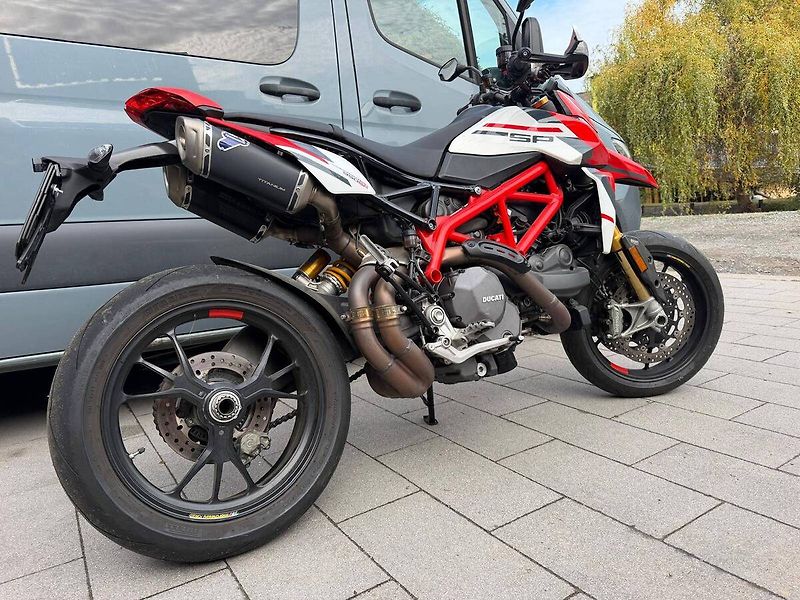 Ducati Hypermotard 950 (2022) SP 2022 - fotka 3 z 5