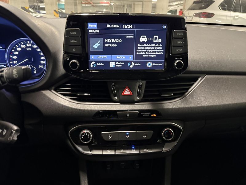 Hyundai i30 (2021) 1.0 T-GDI Comfort automat - fotka 12 z 20