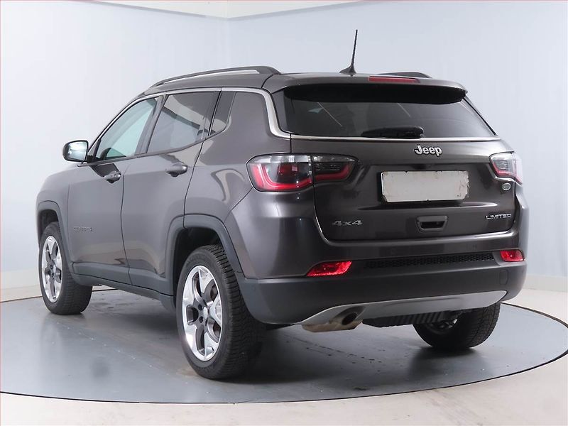 Jeep Compass (2020) 2.0 MultiJet, 4X4, Automat - fotka 4 z 14