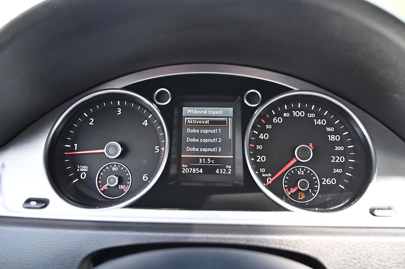 Volkswagen Passat Variant 2.0TDI 103KW Highline  - fotka 24 z 52